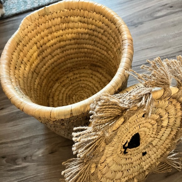 Lion Storage Basket - Picture 5 of 5